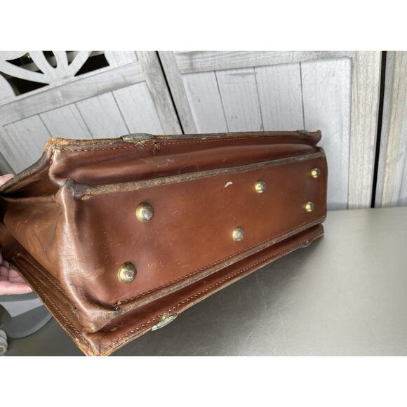 Vintage Leather Briefcase Top Handle Brown Buckle Closure Tidewater Oil Company - Picture 6 of 10